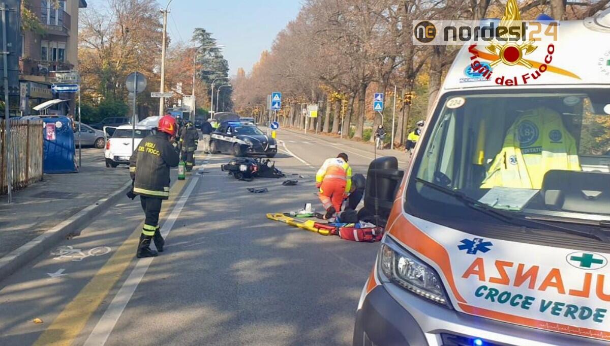 Scontro tra un'auto e una moto: ferito il centauro - 