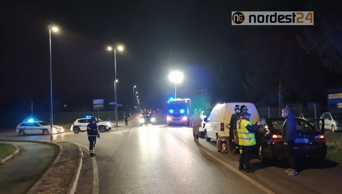 Violento scontro tra 3 mezzi a Pozzuolo del Friuli: due feriti - 