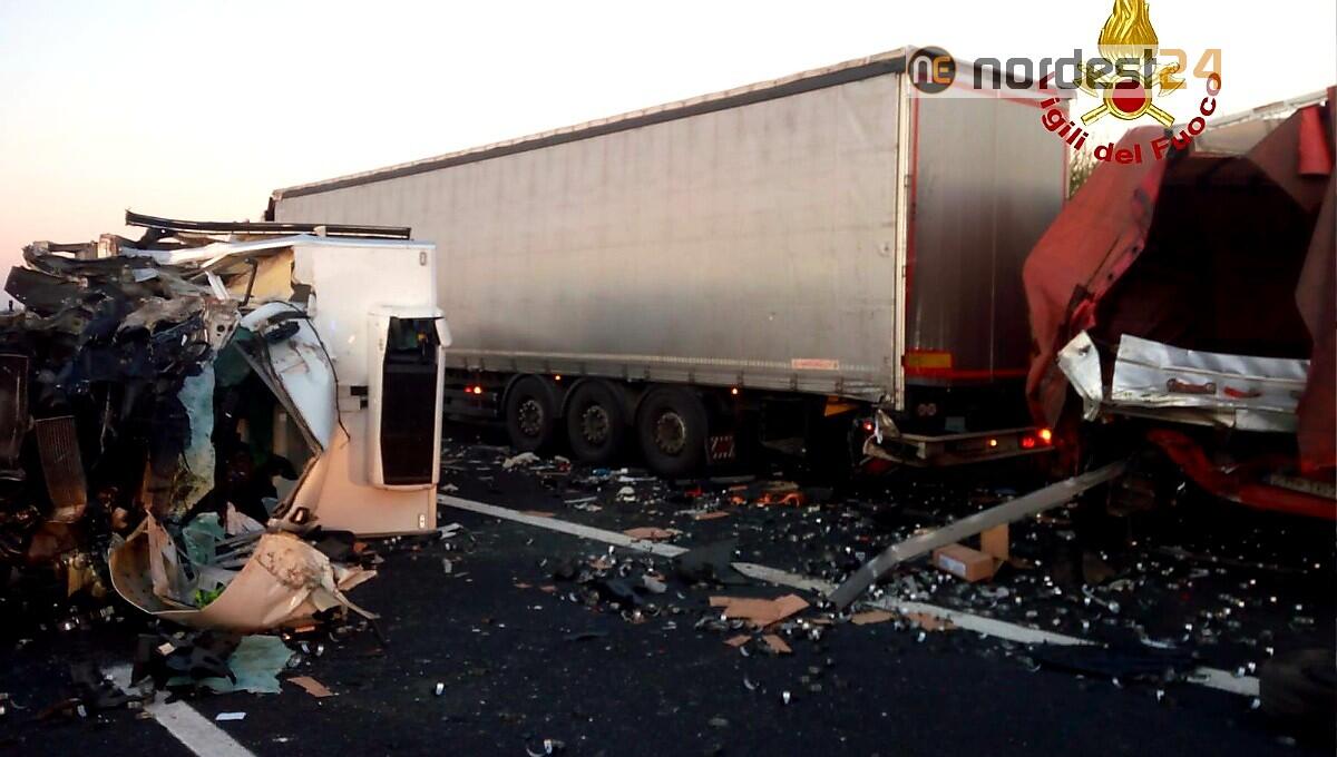 Doppio incidente in A4: un morto e due feriti - 
