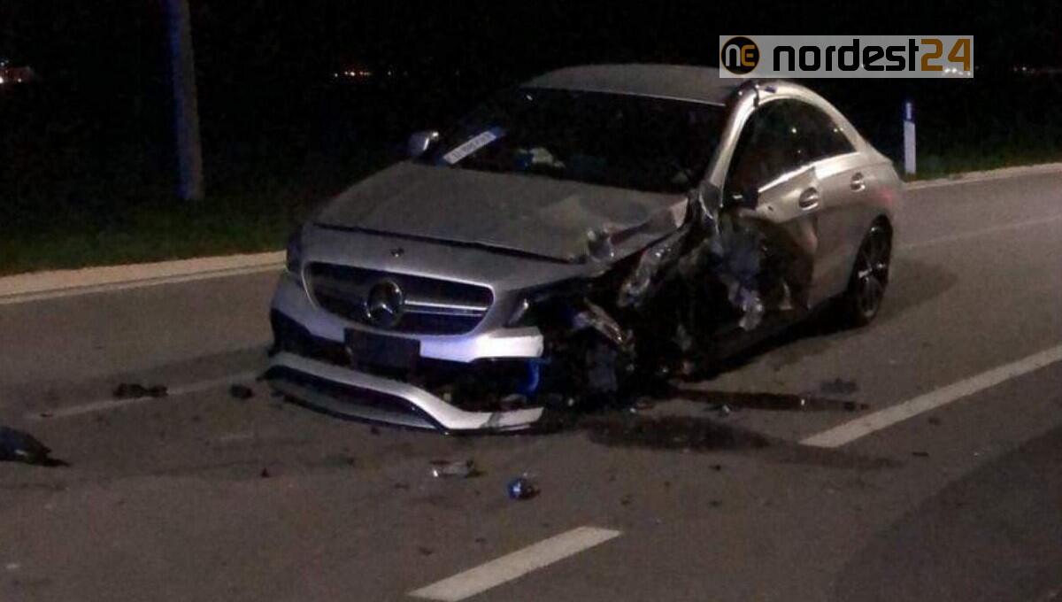 Incidente a Pertegada: scontro tra 2 auto, un ferito grave - 
