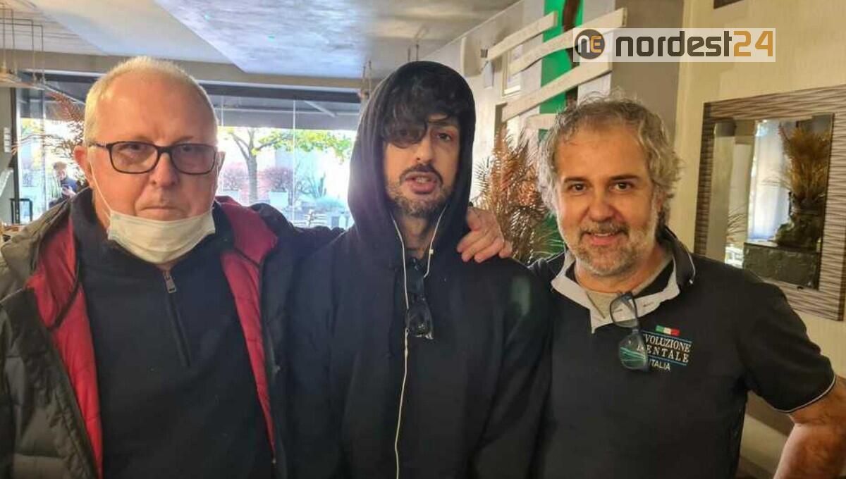 Corona in Veneto dal dentista, poi la foto senza mascherina - 