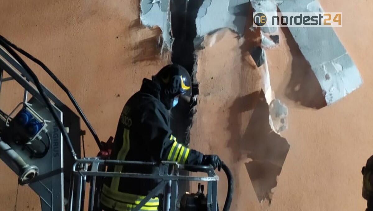 Incendio in abitazione su tre livelli: nessuna persona ferita - 