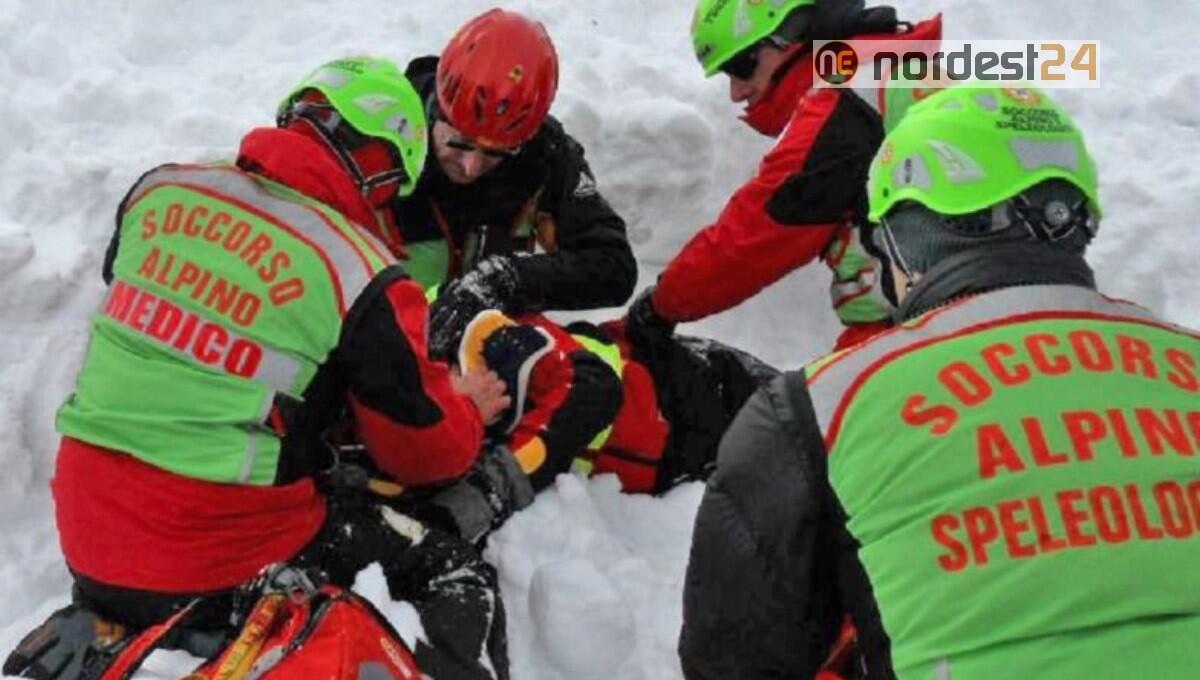 Snowboarder cade e si rompe una gamba: intervento del Soccorso alpino - 