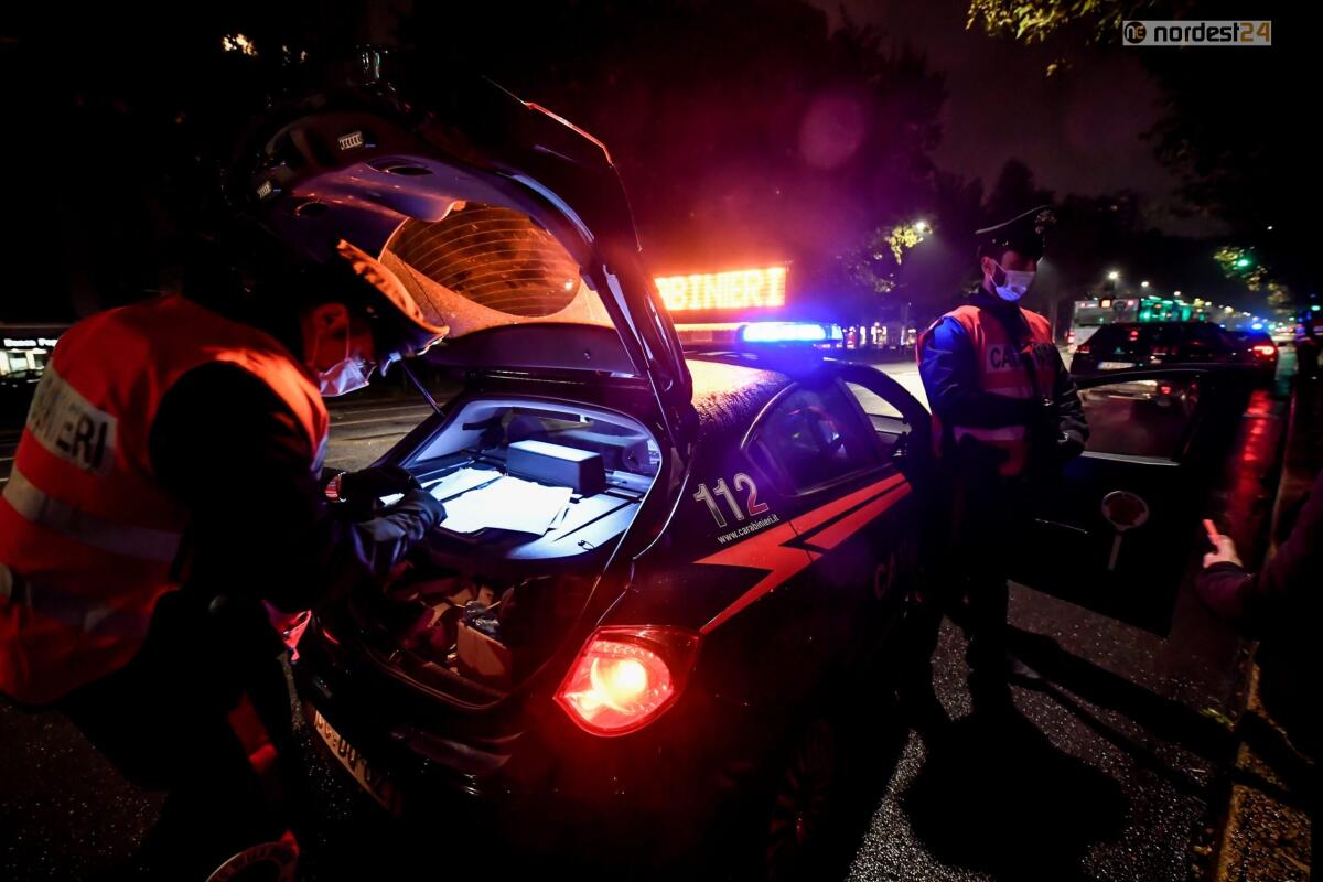 Fugge al posto di blocco: tasso alcolico 5 volte superiore al limite - 