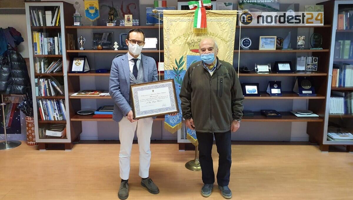 Lignano. Il Sindaco consegna un ricoscimento a 3 pionieri della Città - 