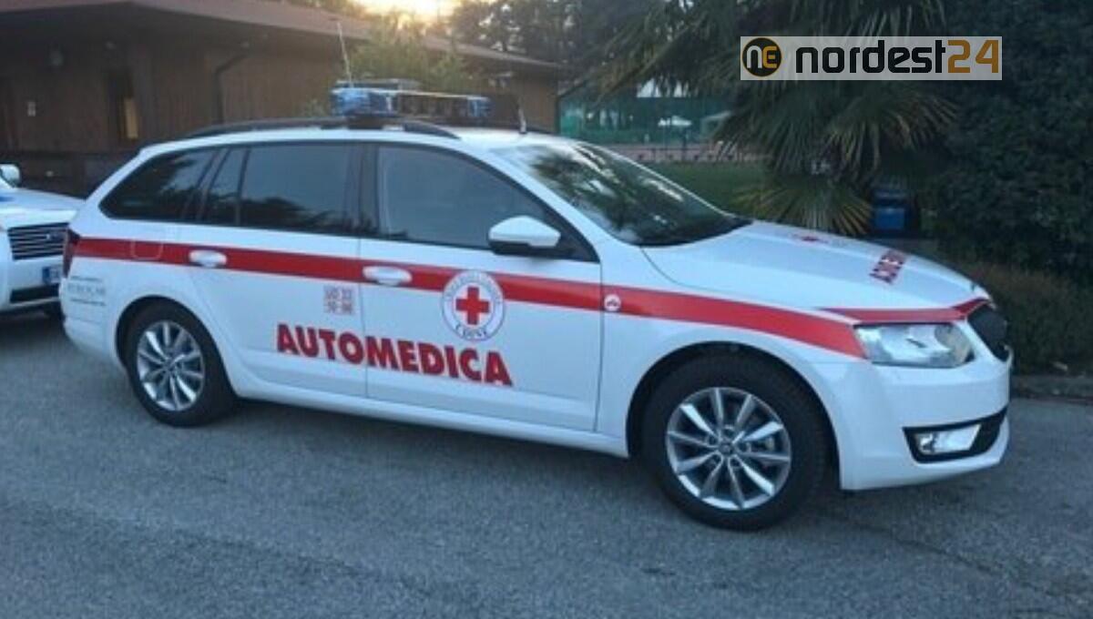 Travolto in bicicletta da un camion a Pozzuolo del Friuli: morto un anziano - 