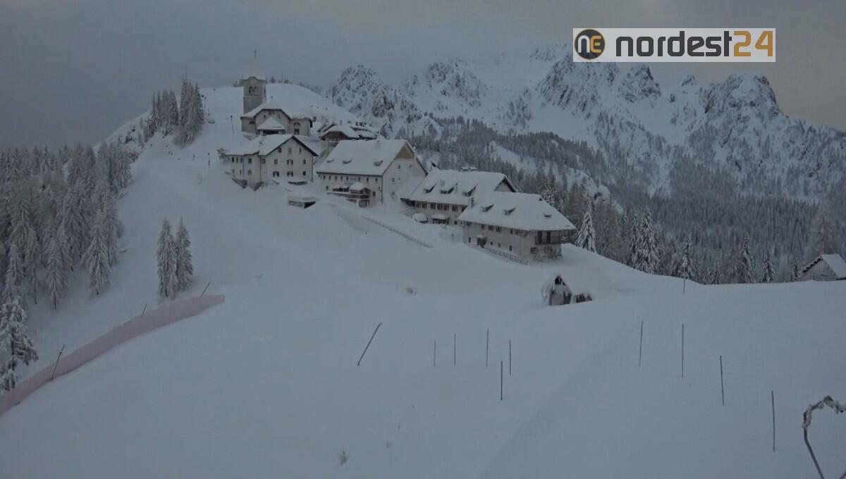 Quando l'incanto si veste di bianco: la magia del Monte Lussari innevato - 