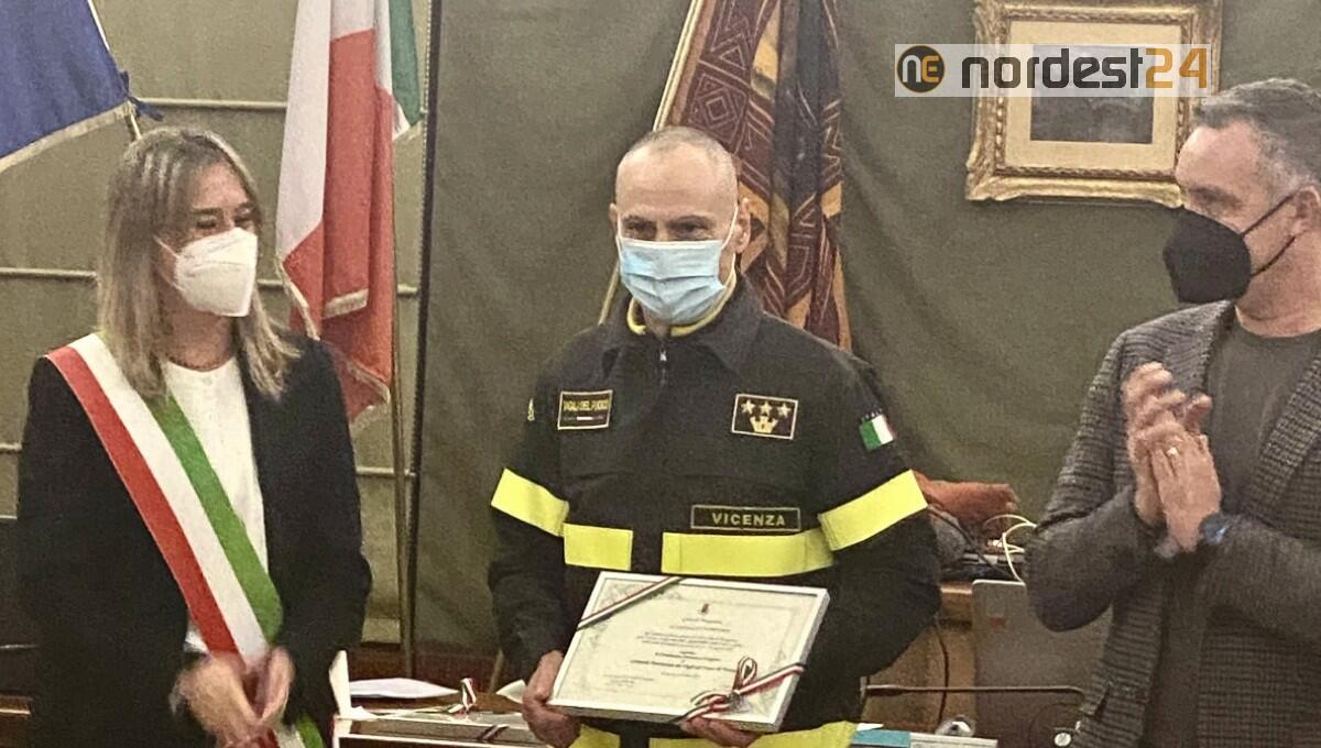 Arzignano, conferita la Cittadinanza Onoraria al Comando dei Vigili del Fuoco di Vicenza - 
