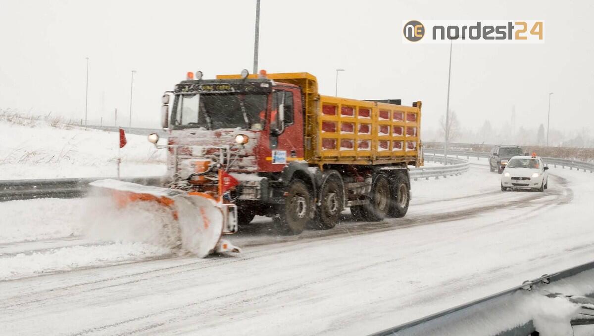 In A4, A28 e A23 nelle prossime ore il trattamento antighiaccio - 