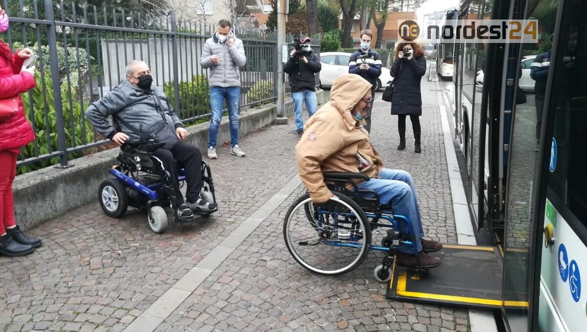 Udine. Inaugurate oggi 15 nuove fermate bus accessibili - 