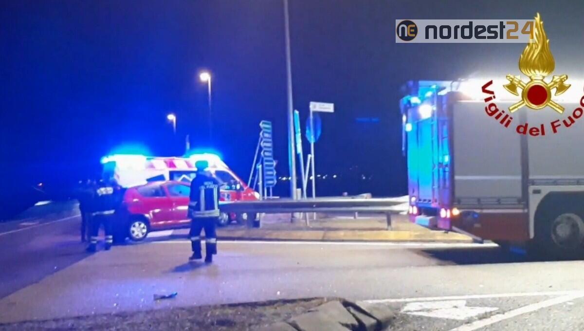 Incidente a Sacile all'alba: scontro violento tra due auto, un ferito - 