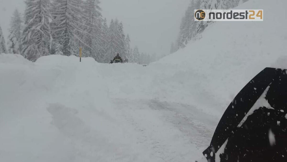 Maltempo, valanga sul passo forcella Staulanza: Val di Zoldo isolata - 