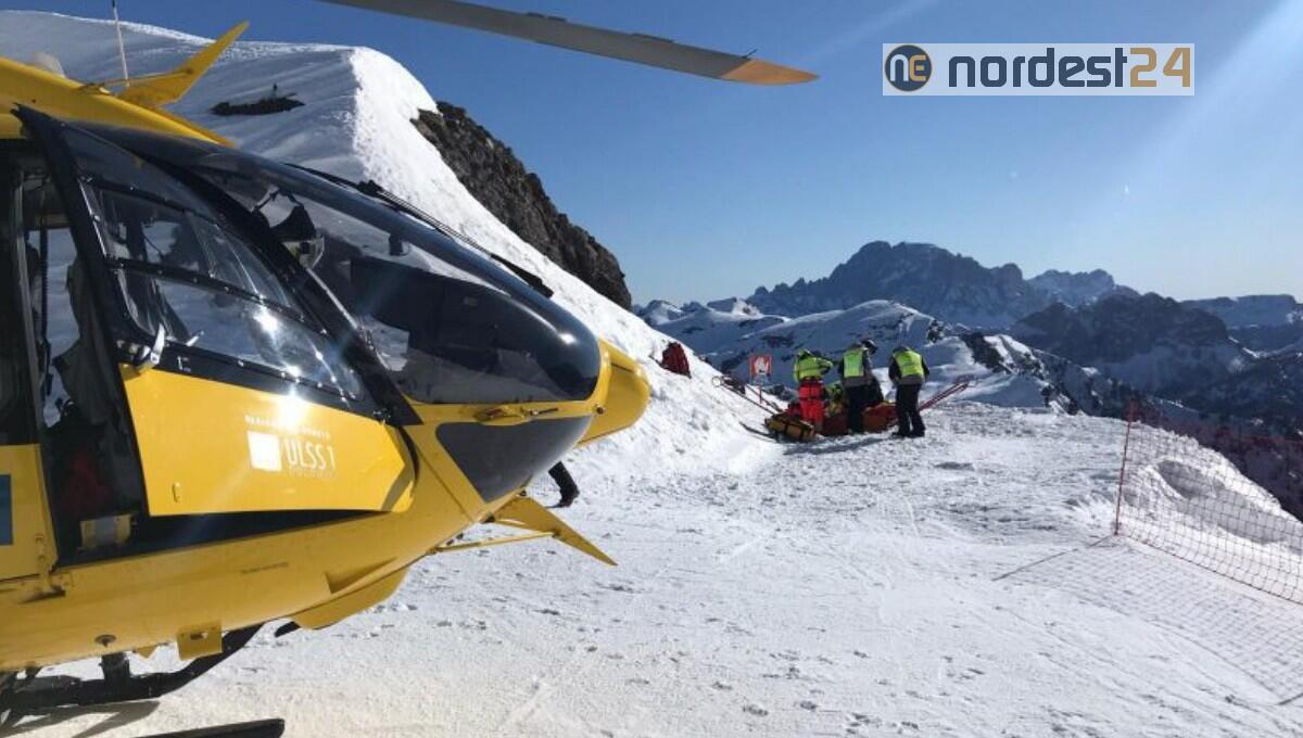 Cade sul ghiaccio, trauma cranico per un 52enne: soccorso con l'elicottero - 