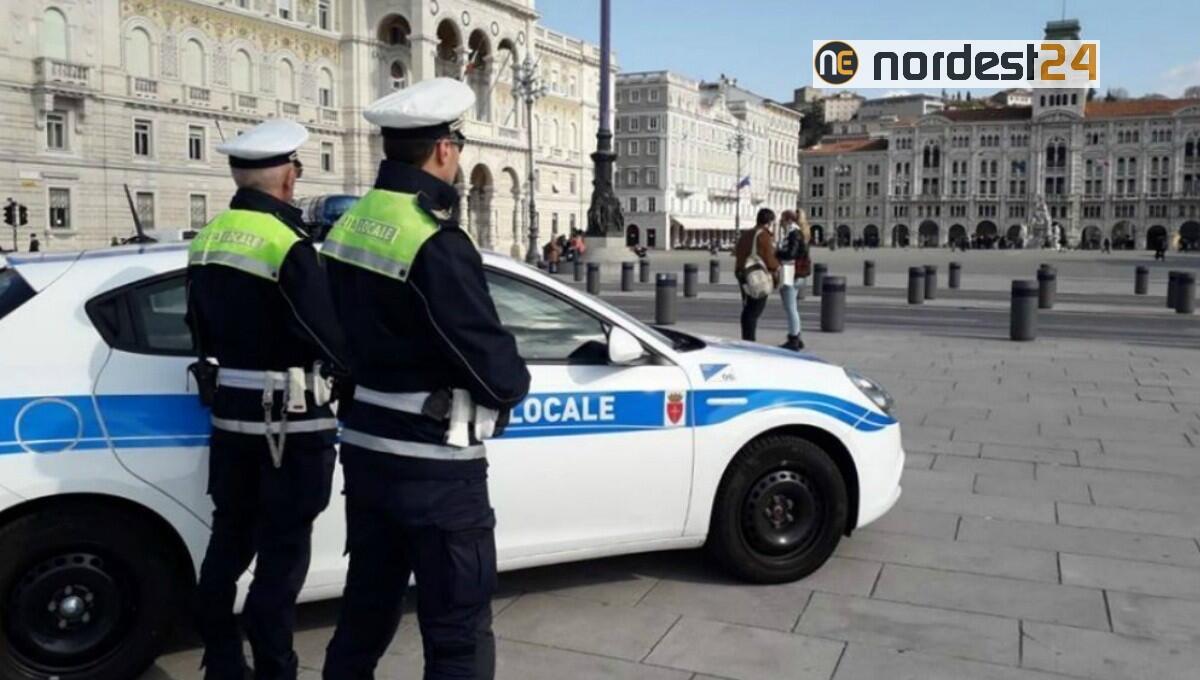 Pugni e schiaffi dopo scuola: 13enne picchiata da 3 coetanee - 