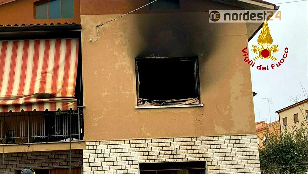 Incendio di un'abitazione a Monfalcone: nessun ferito, casa inagibile - 