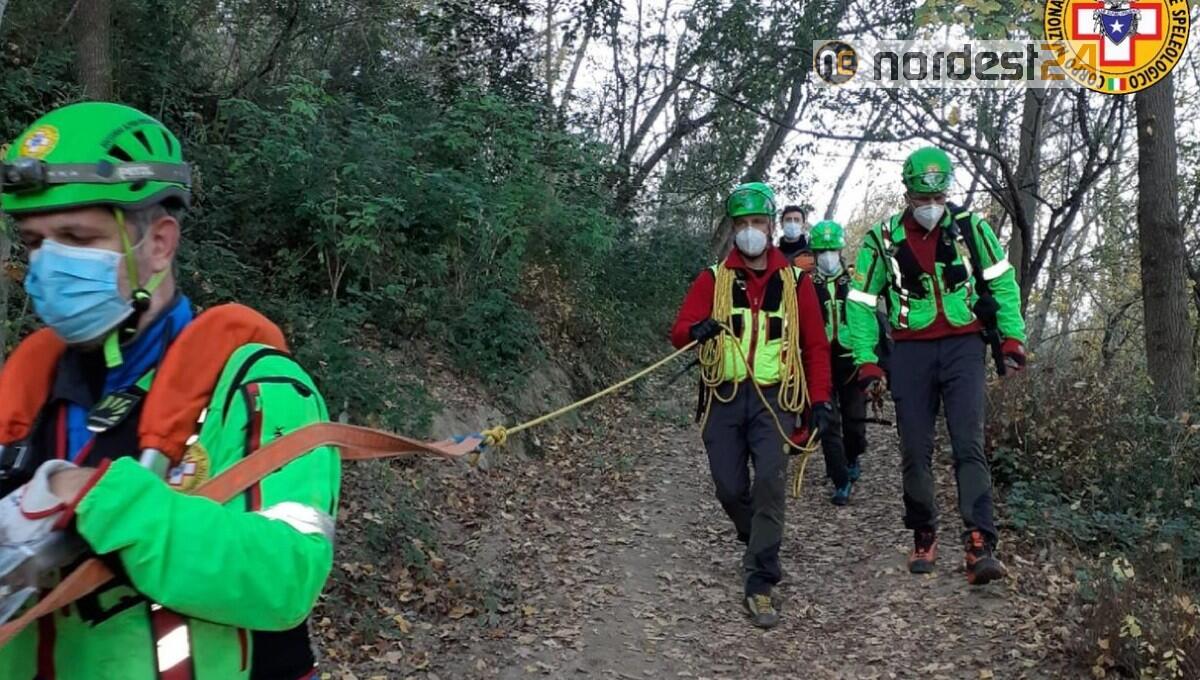 Cade in mountain bike lungo il sentiero:  intervento del soccorso alpino - 