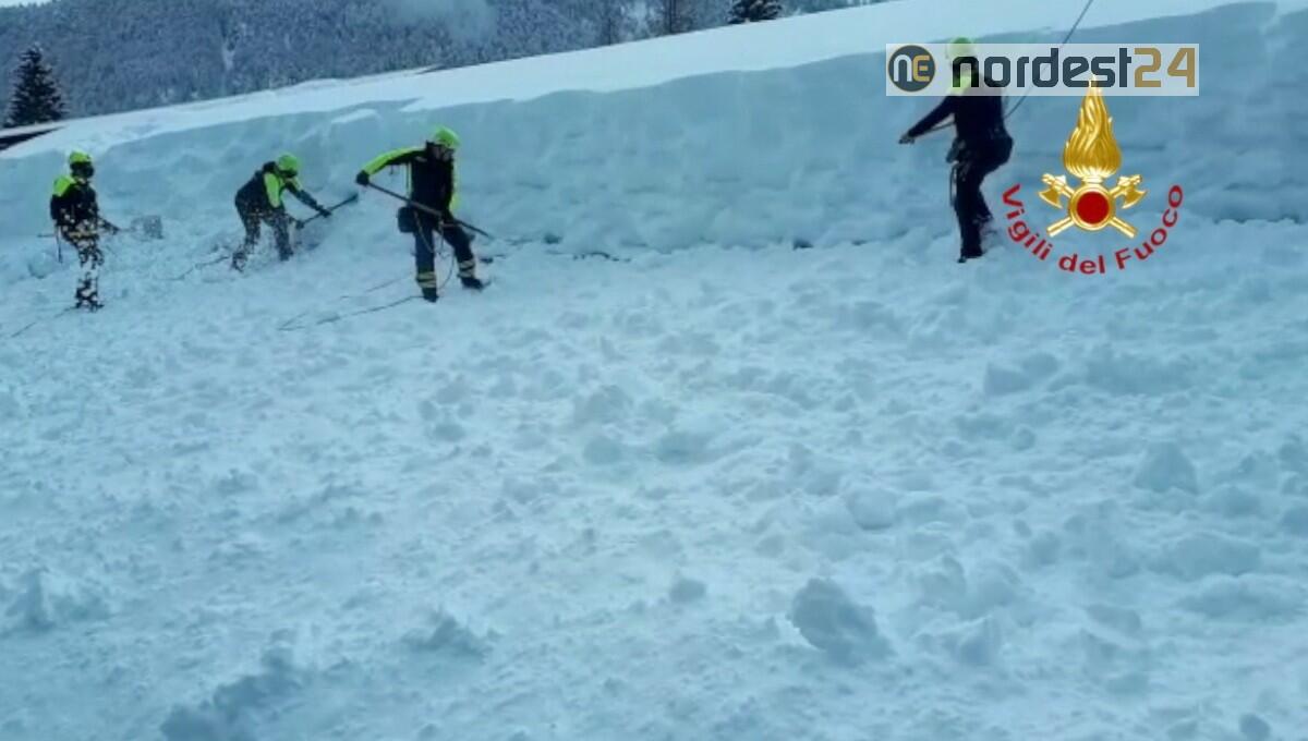 Terminata dopo 3 giorni la messa in sicurezza del tetto della Solari di Pesariis - 