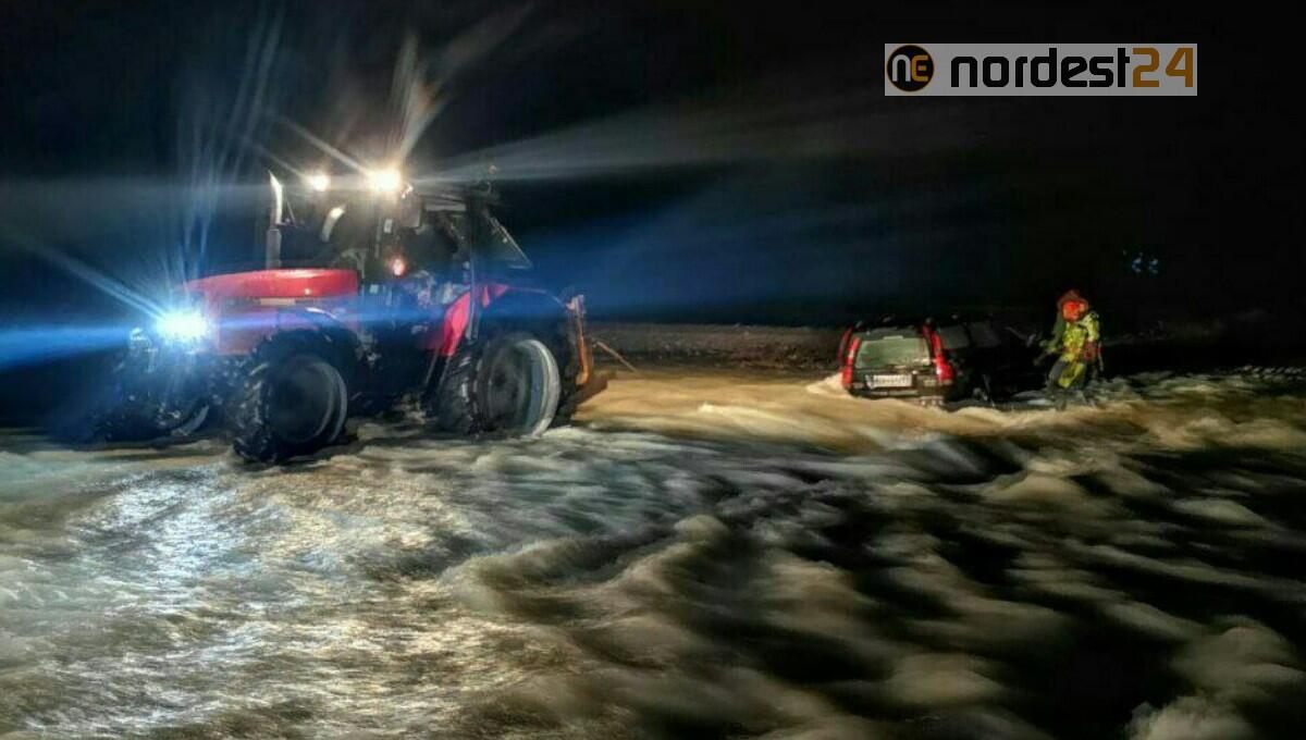 Tenta di attraversare il guado di Murlis in piena, ma rimane bloccato - 