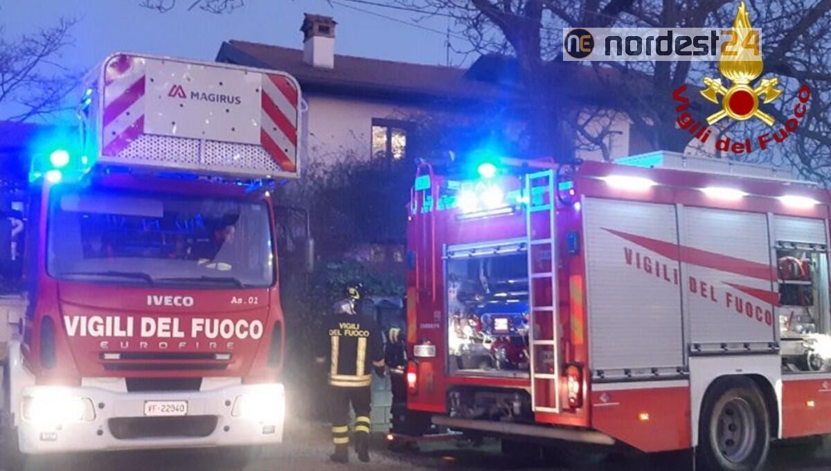 Incendio a Varmo: a fuoco una canna fumaria in una casa a 2 piani - 