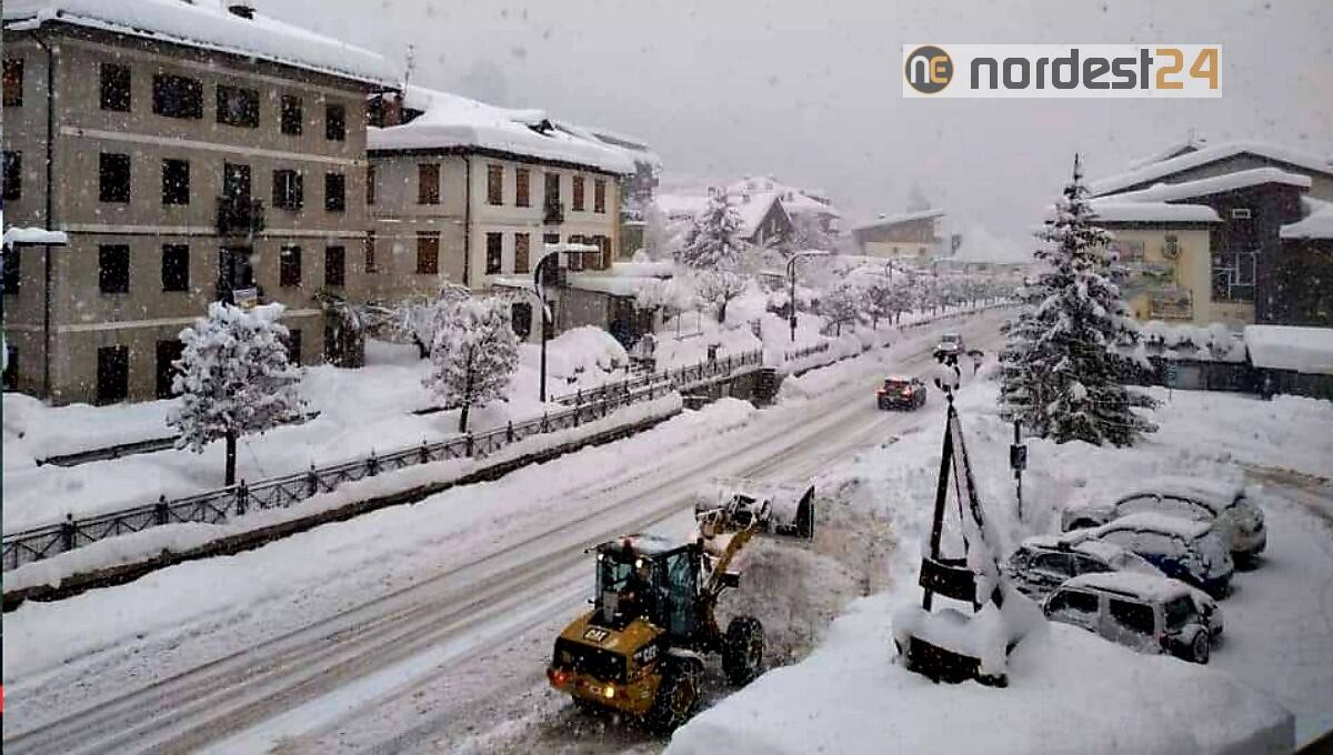 Troppa neve, appello del sindaco di Auronzo: "non uscite di casa" - 