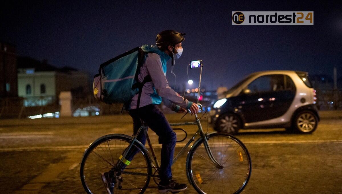 Teatri chiusi? Lo spettacolo arriva a domicilio: "Consegne" a Udine e Cervignano - 