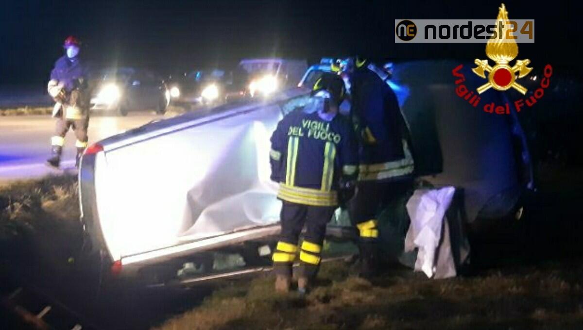 Perde il controllo dell'auto e finisce fuori strada tra Codroipo e Rivignano - 