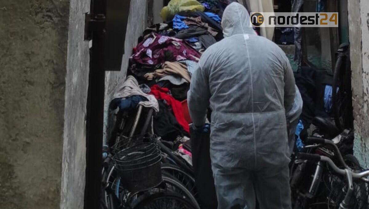 Scomparso da giorni, trovato morto in casa sotto un cumulo di materiale - 