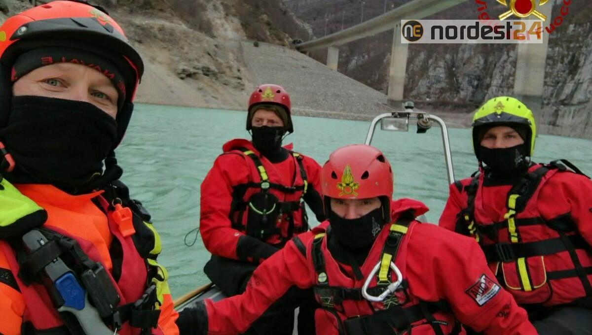 Addestramento di soccorso acquatico per i vigili del fuoco di Maniago - 