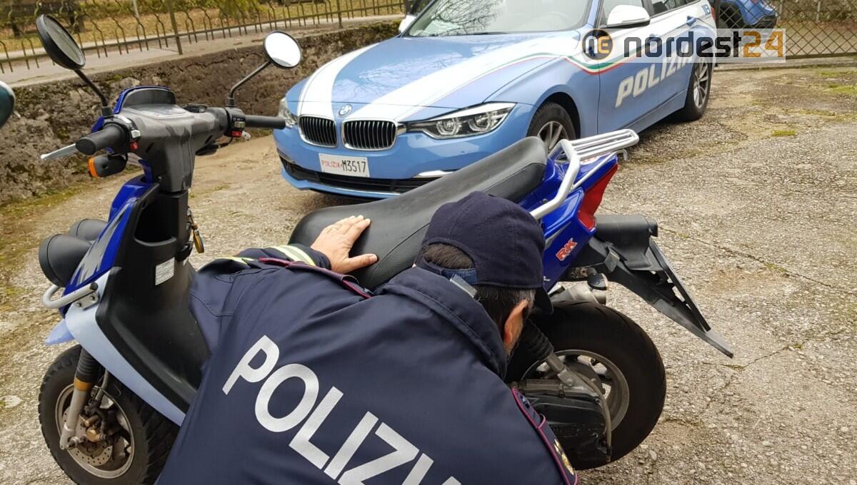 Controlli presso un’autofficina: spunta un motociclo rubato 6 anni fa - 