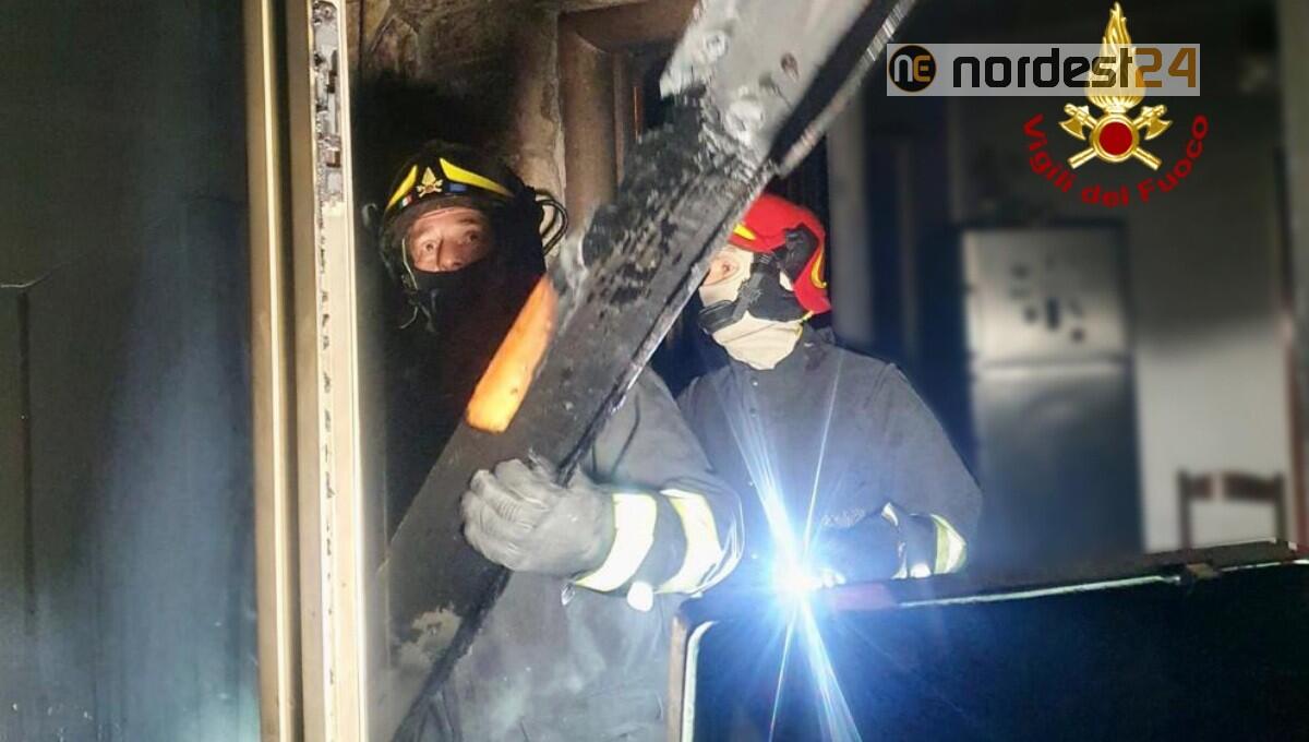 Incendio in abitazione durante la notte: ferito il proprietario - 