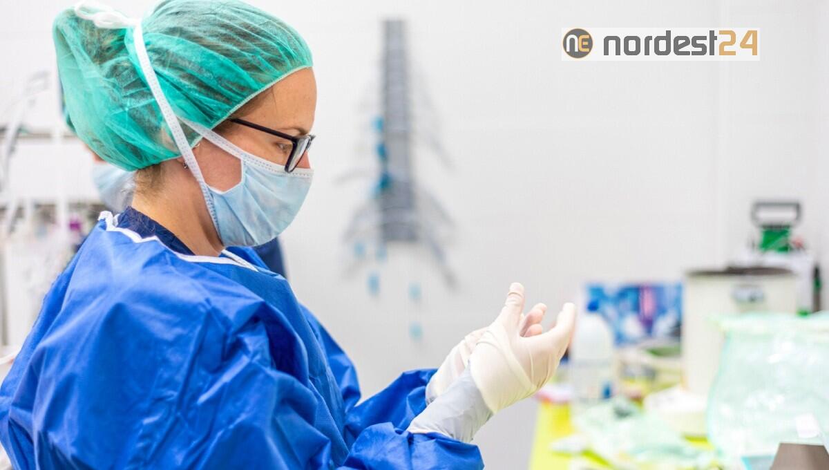 Iss, "piu' che dimezzati i contagi tra i sanitari con i vaccini" - 