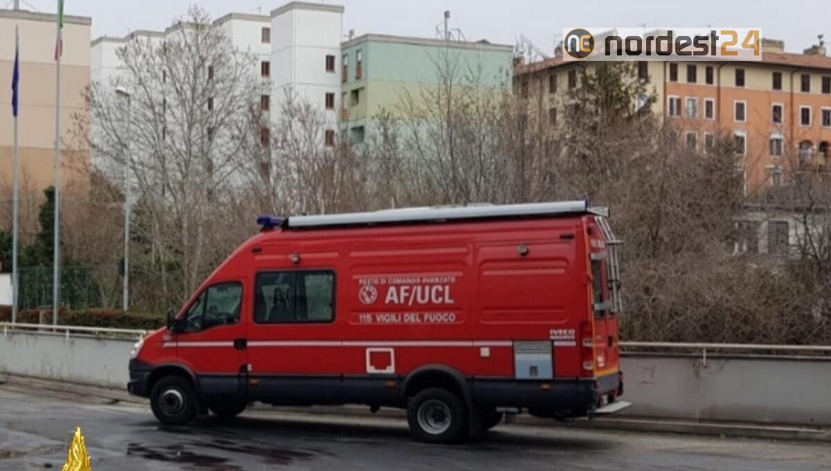 Scompare dalla casa di riposo: 84enne salvata nel bosco dai pompieri - 