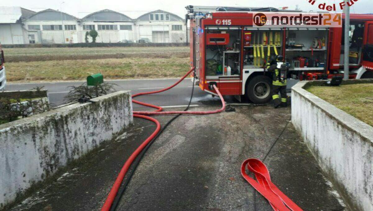 Incendio di uno scantinato a Caneva: intervento dei pompieri - 