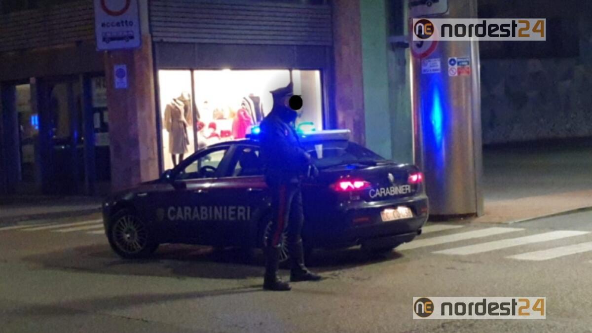 "Testacoda" con la Punto in Borgo stazione, poi aggredisce i carabinieri: arrestato - 