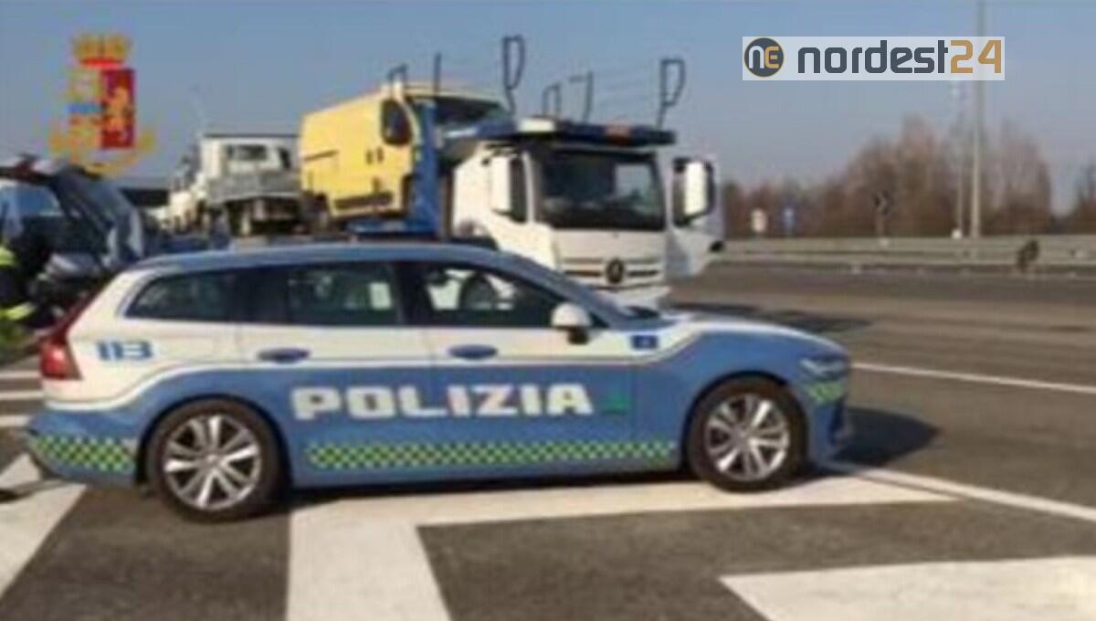 Maxi controlli lungo le autostrade: nel mirino auto di lusso e mezzi commerciali - 