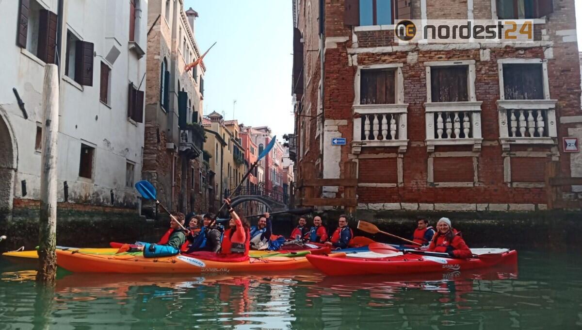 Kayak. Una gita fuori porta: il segnale di fiducia de La kayakkata - 