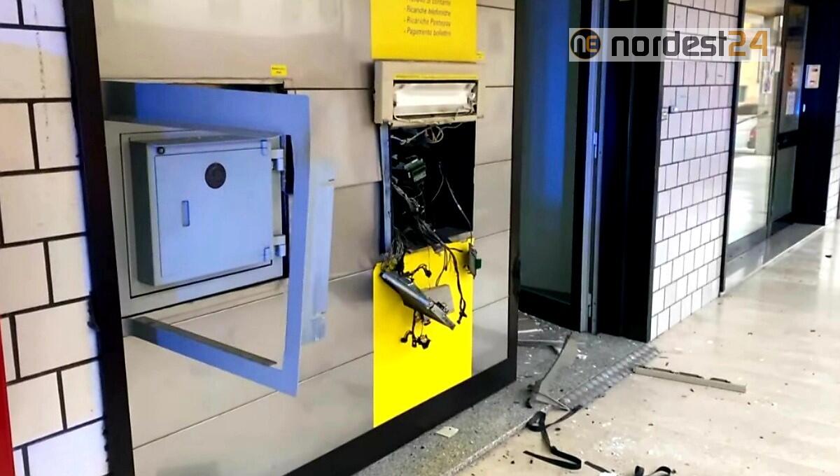 Zoppola, assalto alle Poste: banda fa esplodere lo sportello - 