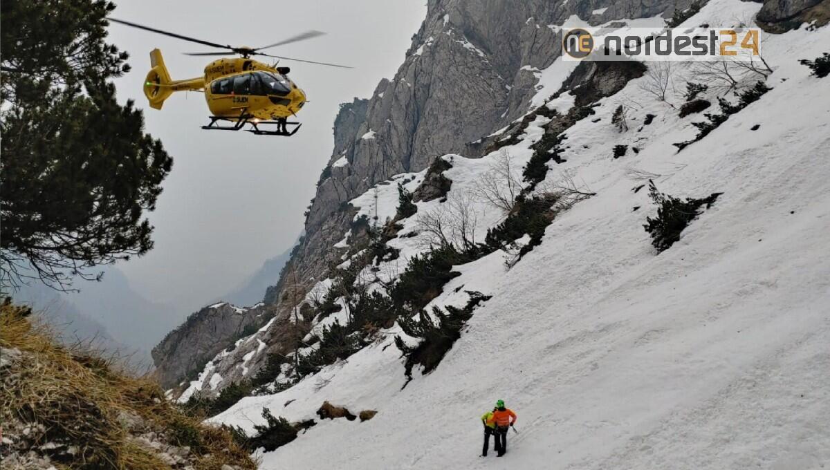 Scivola sulla neve e precipita per 100 metri: deceduto 55enne - 