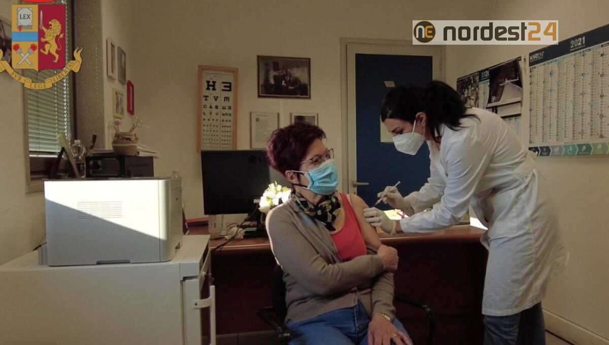 Pordenone, l'Ufficio Sanitario della Questura vaccina gli under 79 - 