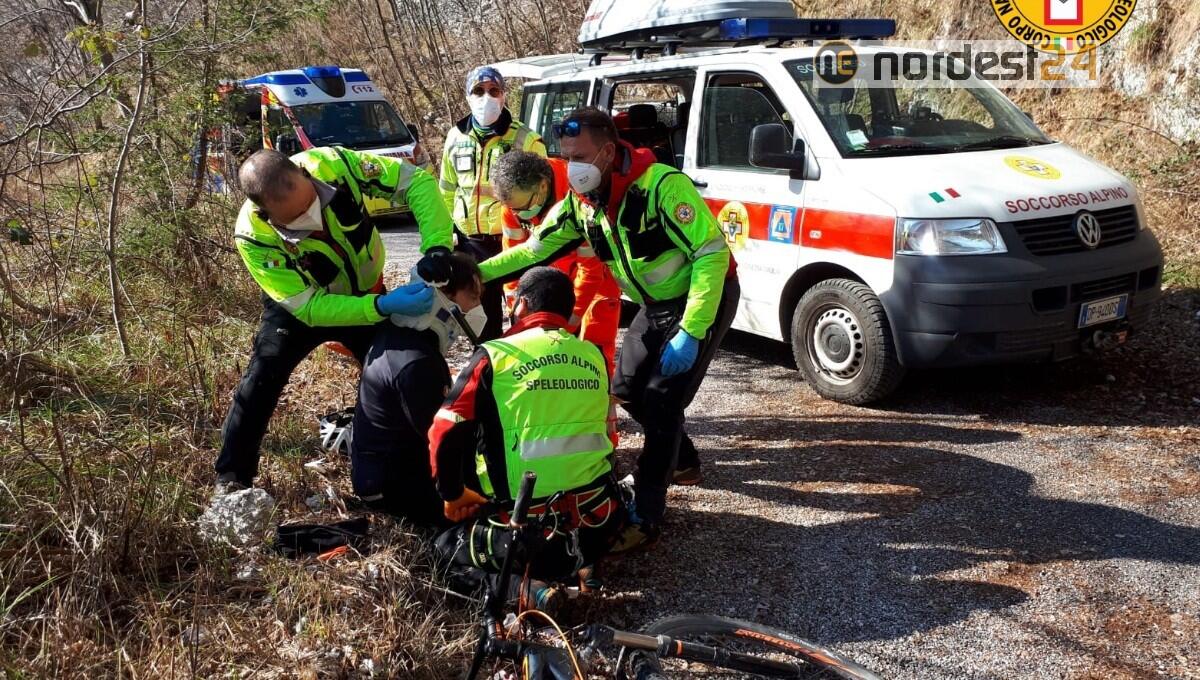 Serio infortunio per un ciclista tra Dardago e Piancavallo - 