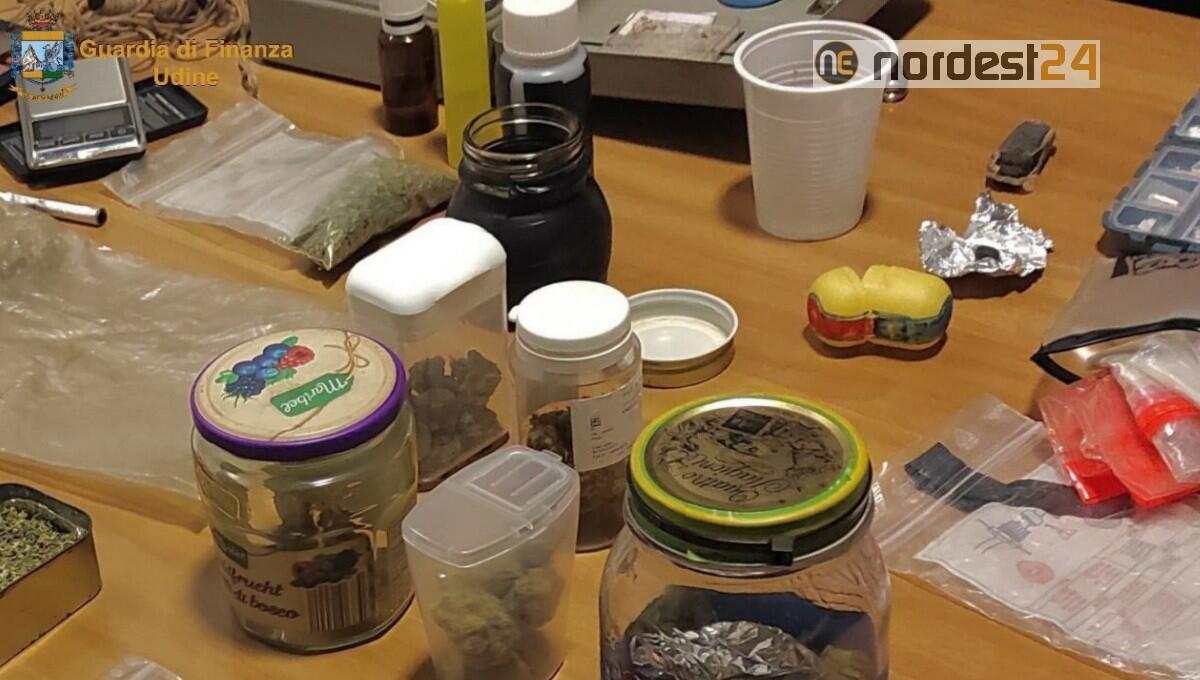 Bassa friulana, un market della droga in casa per lo spaccio: arrestato 22enne - 