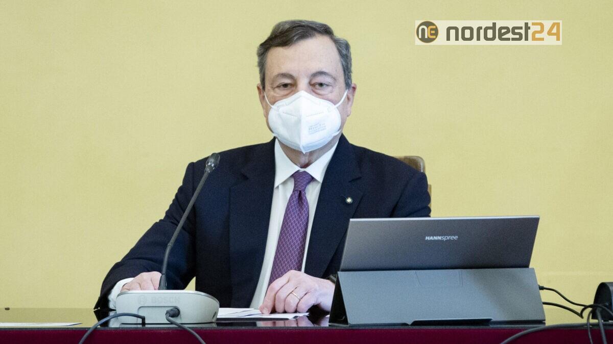 Draghi e la moglie vaccinati questa mattina a Roma con Astrazeneca - 