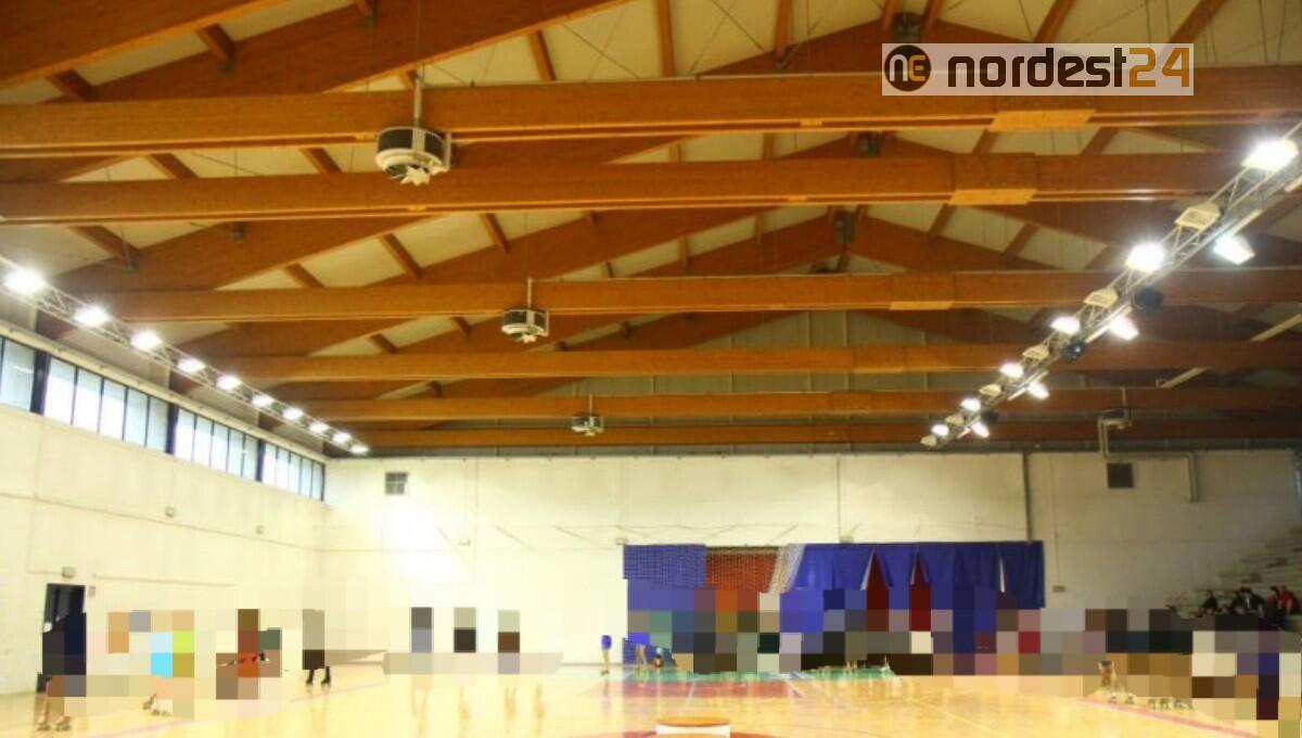 San Vito al Tagliamento, vaccini al Palazzetto dello sport di Ligugnana - 