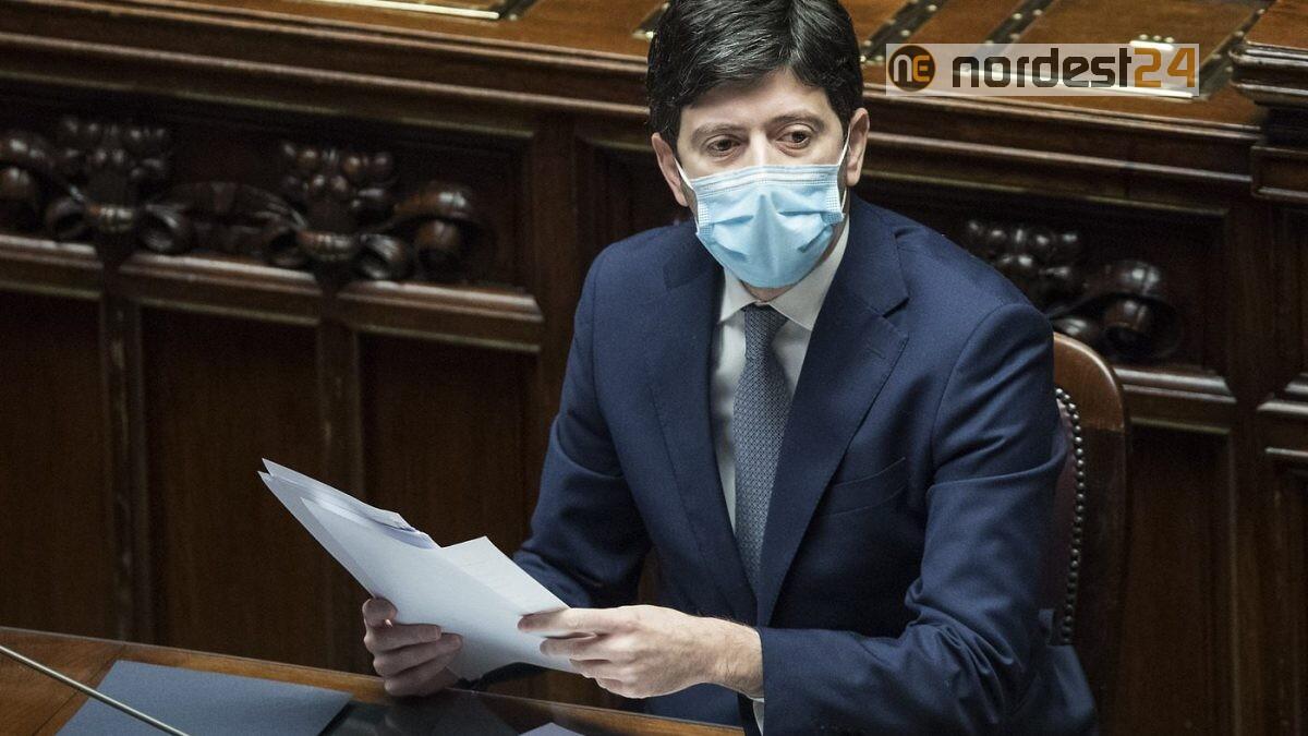 Quarantena e tampone anche per chi rientra da Paesi Ue, in arrivo l’ordinanza di Speranza - 