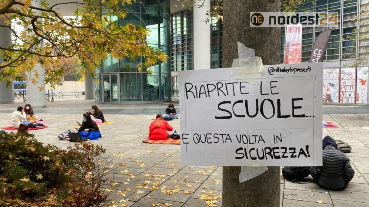 Scuola, sciopero contro la dad: manifestazioni in 60 città - 