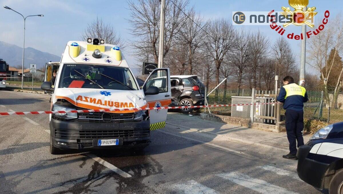 Scontro tra ambulanza ed auto: grave un bimbo con sorellina e mamma - 