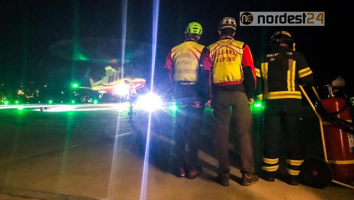 Vogliono trascorrere la notte al bivacco, ma rimangono bloccati dalla neve ghiacciata - 