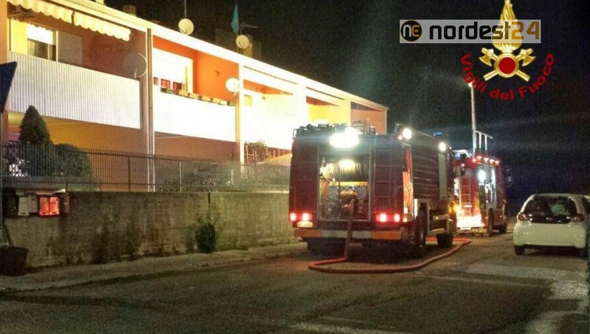 Due incendi nella notte a Maniago e Pordenone - 