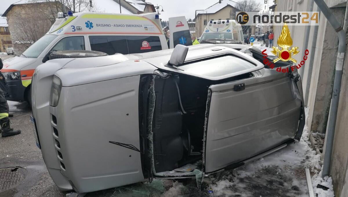 Scontro tra due auto ad Asiago: 4 feriti - 