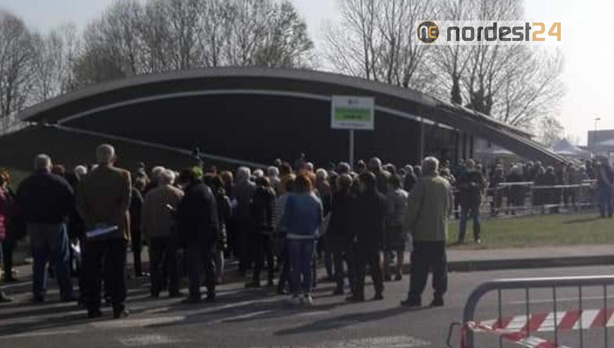Portogruaro, assembramenti al centro vaccinale: "2 ore di coda per l'iniezione" - 